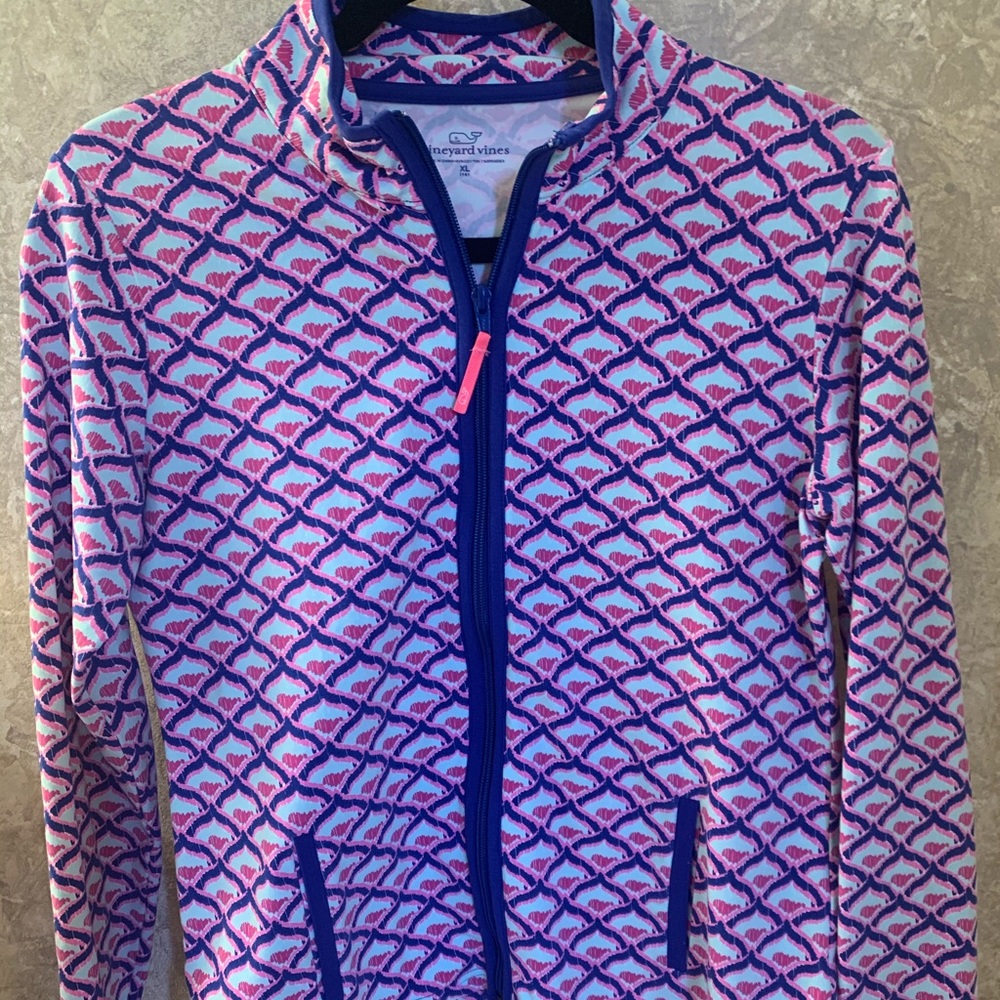 Vineyard Vines zip up jacket. Youth XL